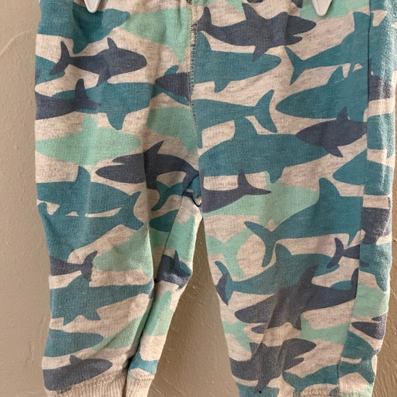 Carter’s Boy Shark Outfit - Picture 3 of 3